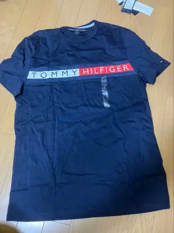새상품 남성용 TOMMY HILFIGER T셔츠 네이비 S 면100%