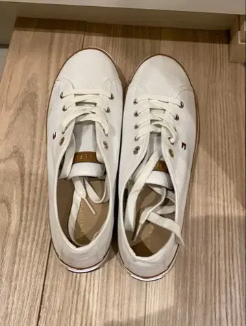 TOMMY HILFIGER 스니커즈 화이트 24cm