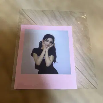 BLACKPINK JISOO BORN PINK 폴라로이드풍 사진