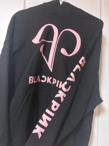 BLACKPINK 로고 후드티 블랙 h&m