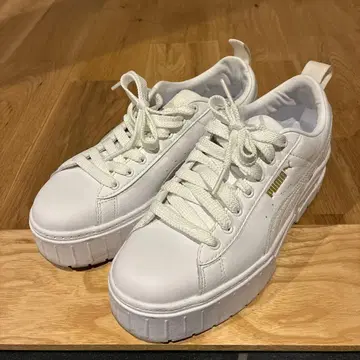 PUMA 통굽 스니커즈 화이트 여성용