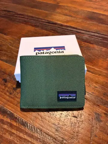 새상품급 Patagonia 파타고니아 접이식 지갑 올리브 2016년제