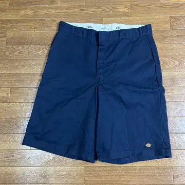 Dickies 워크 숏팬츠 네이비 40인치 초와이드 가격 인하 가능