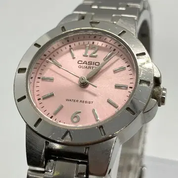 새상품급 작동품 CASIO QUARTZ 여성용 손목시계 핑크 다이얼 실버