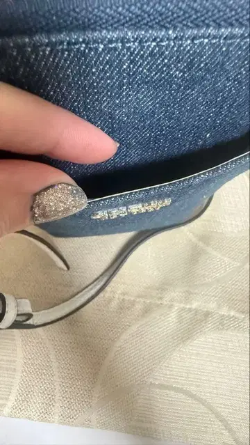 GUESS 데님 미니 숄더백