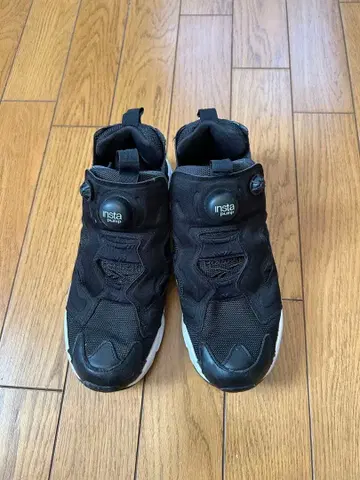 Reebok InstaPump Fury 블랙 스니커즈