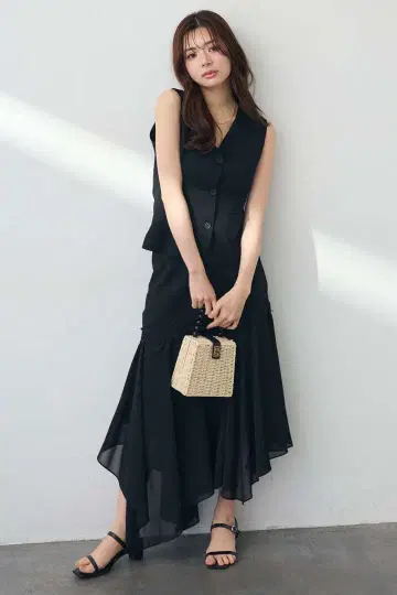 새상품 린넨 라이크 베스트 레이어드 포인트 레이스 셋업 블랙 플라네