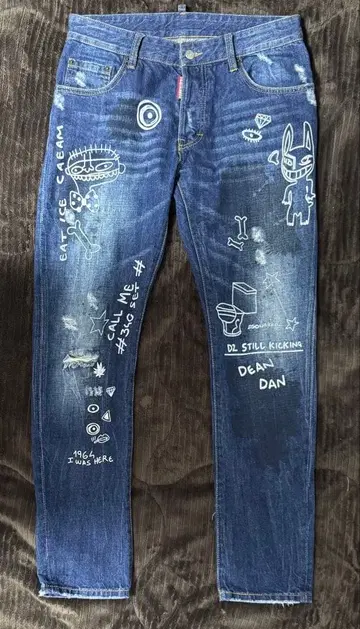 DSQUARED2 페인트 데님 정가 12.3만