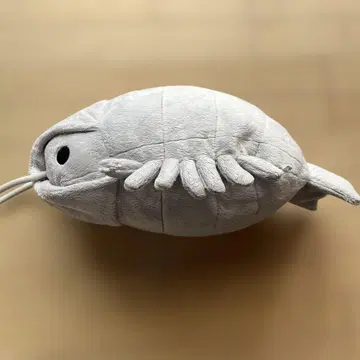대왕쥐며느리 봉제 인형