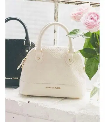 Maison de FLEUR 모노그램 하프문 보스턴 백 미사용