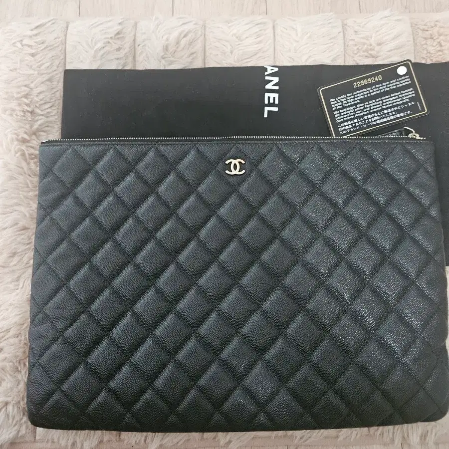 샤넬 캐비어 클러치 블랙라지