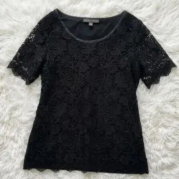 Laura Ashley 로라 애슐리 T셔츠 블랙 사랑스러운 레이스 꽃무늬