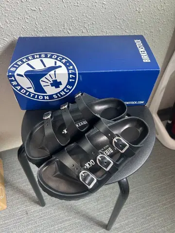 United arrows 별주 BIRKENSTOCK FLORIDA 샌들