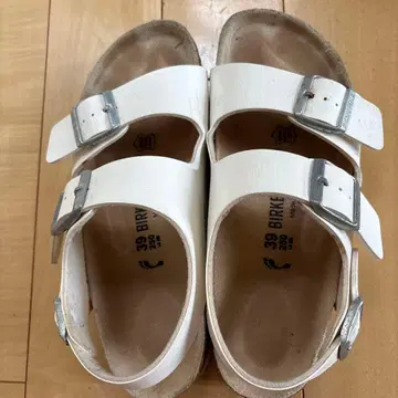 BIRKENSTOCK 샌들 화이트 39 사이즈