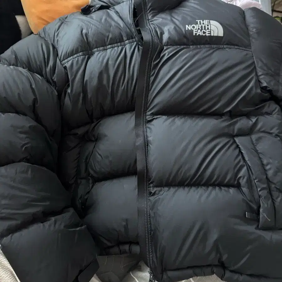 노스페이스 눕시 700  패딩 블랙