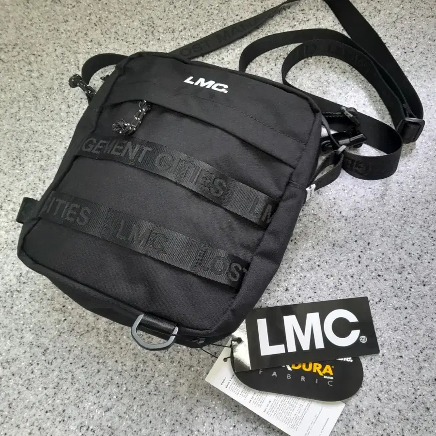 (새상품) LMC 코듀라 웨이스트 숄더백 (블랙)