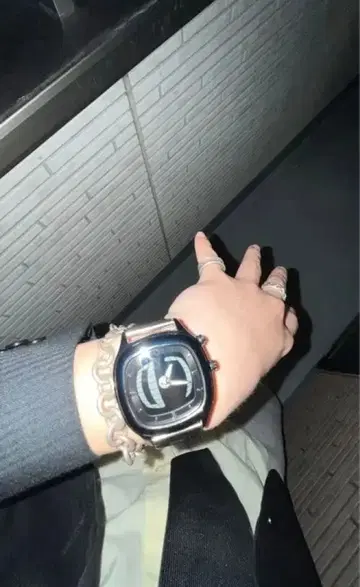 켈시움 워치 y2k 손목시계 실버 archive tech swag