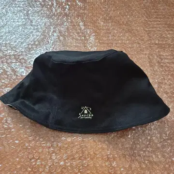 Sumika 리버서블 버킷햇 블랙 체크