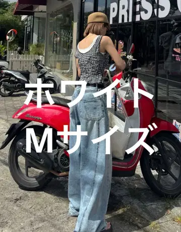 사이드 절개 백 포켓 커브 데님 팬츠