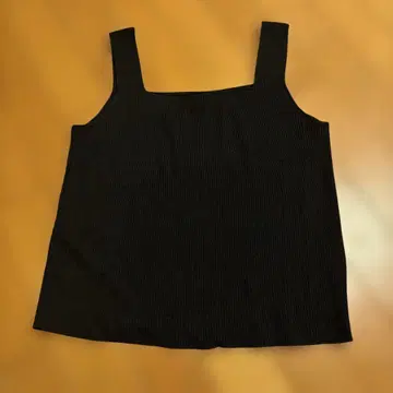 UNIQLO :C 3D 리브 스퀘어 넥 스웨터 슬리브리스 블랙 L 사이즈