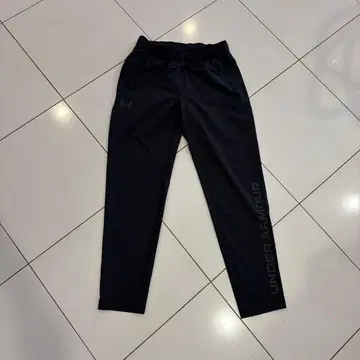 새상품급 UNDER ARMOUR 언더아머 사이드 로고 입 경량 얇은 소재 롱 팬츠