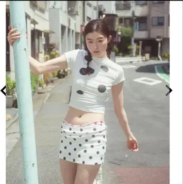 GLOWNY DOTTY SWIRL MODAL TEE 도트 티셔츠