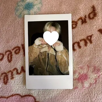 러브시크 료 사복 폴라로이드