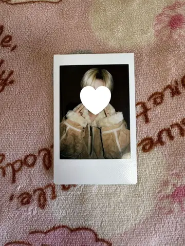 러브시크 료 사복 폴라로이드