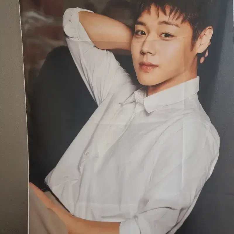 박지훈포스터교환만원해요!!!!!