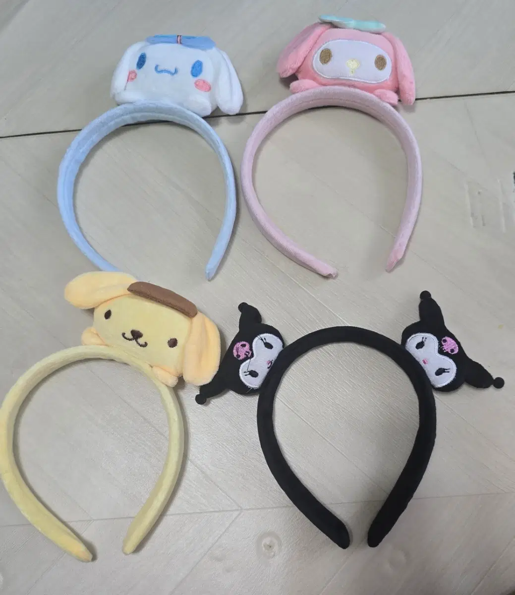놀이동산 머리띠 4개 일괄 산리오