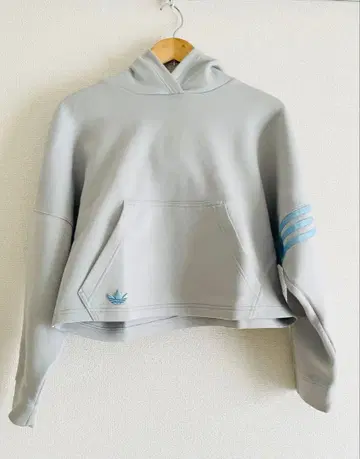 [고품질] adidas Originals 숏 기장 후드티