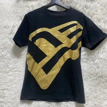 NEWERA 빅 로고 T셔츠 블랙 골드 라메 로고 M 사이즈 y2k