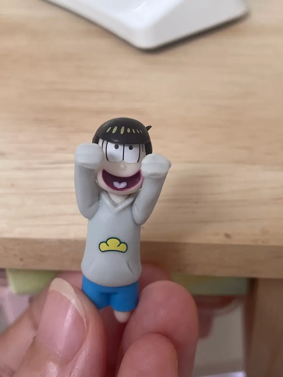 오소마츠상 미니 컵 피규어 가챠