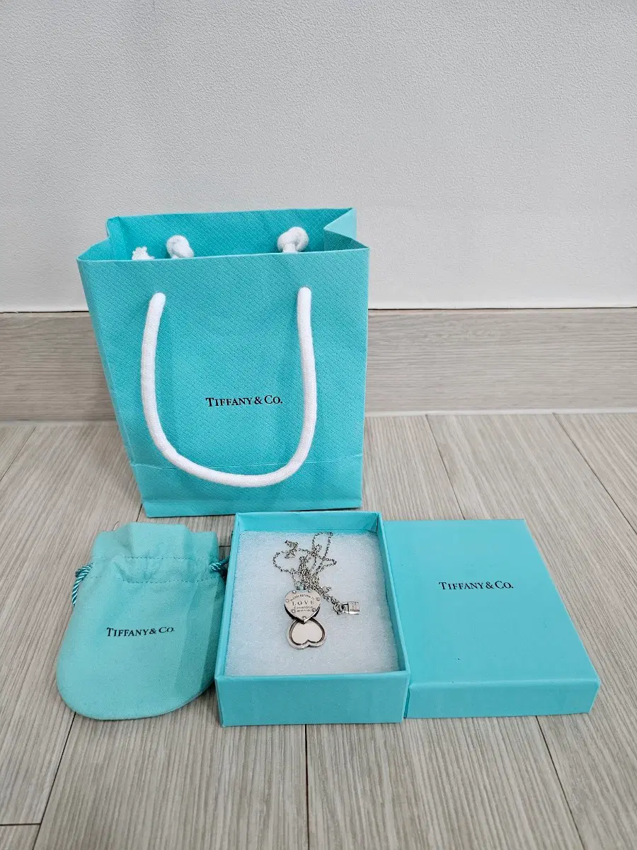정품 티파니앤코 슬라이딩 하트 자물쇠 목걸이