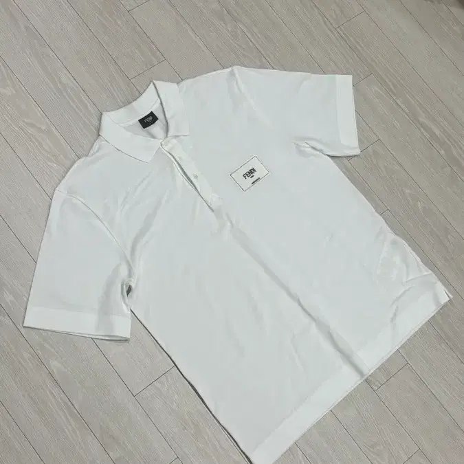 펜디 폴로카라티 새상품 m