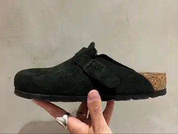 BIRKENSTOCK 보스턴 스웨이드 샌들 블랙 40