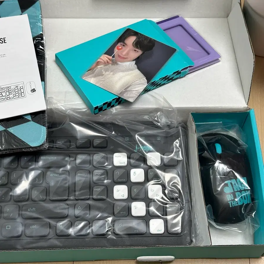 방탄소년단 merchbox  #13