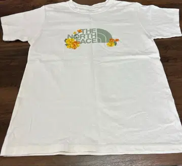 THE NORTH FACE 반팔 티셔츠 화이트 꽃무늬 로고