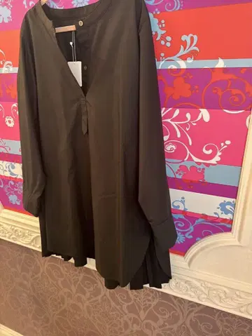 LUCA LADY LUCK LUCA 긴팔 플리츠백 블라우스