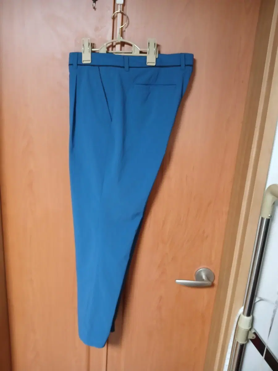 엘르골프 블루 색상 슬랙스36