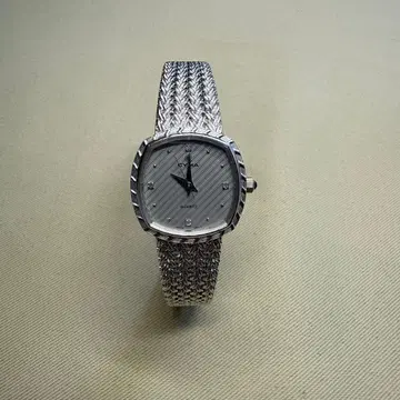 A026/CYMA 200-2 여성용 쿼츠 손목시계 빈티지
