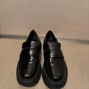 ZARA 통굽 로퍼