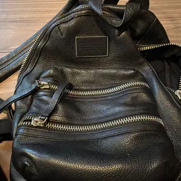 MARC BY MARC JACOBS 블랙 가죽 백팩