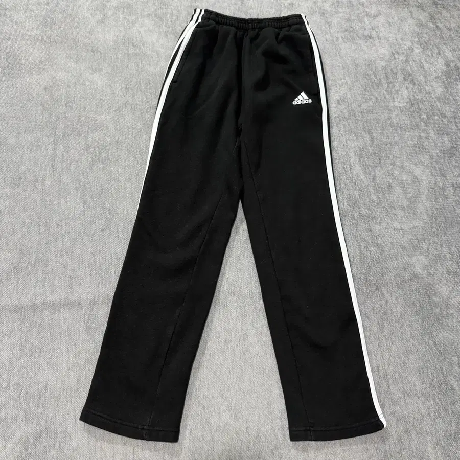 Xs 아디다스 트레이닝 팬츠