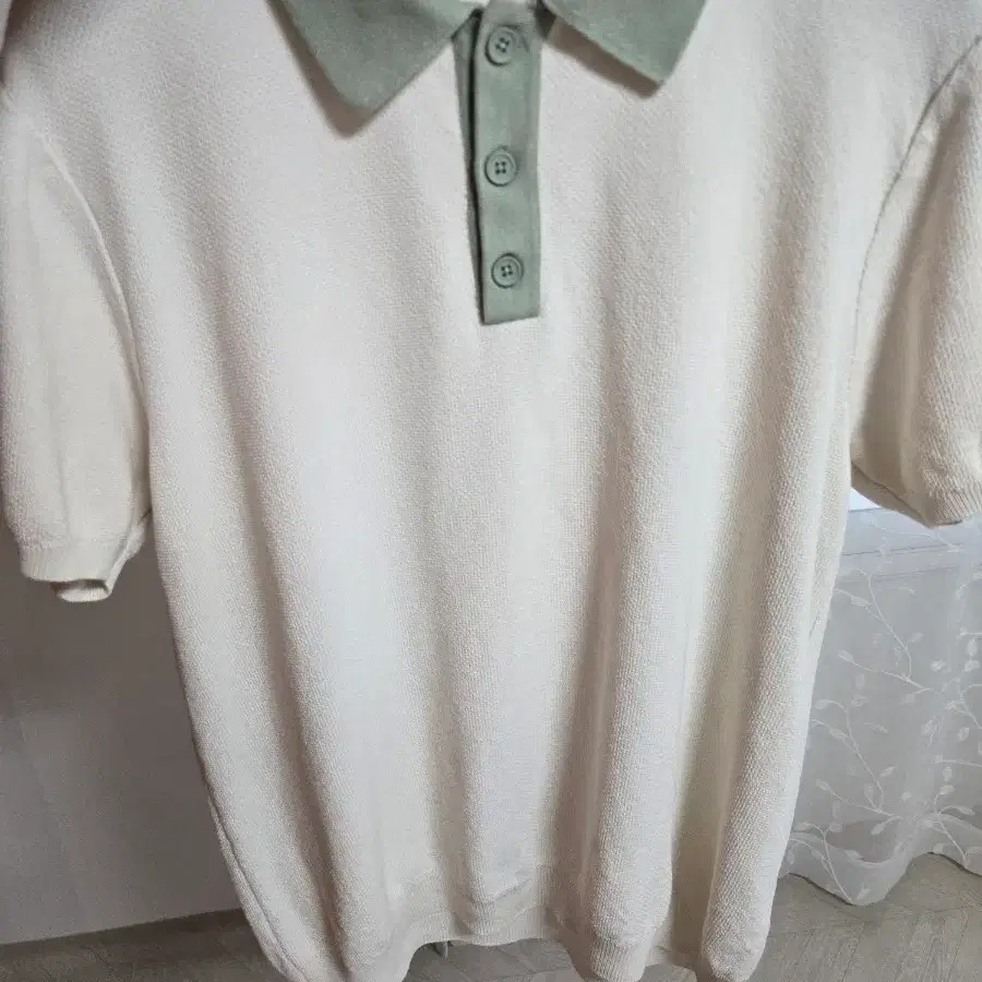 자라(ZARA) 반팔 니트 팝니다.