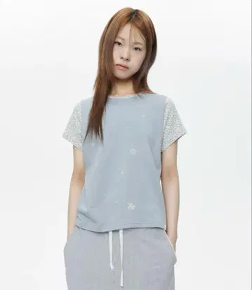 OHESHIO 플로럴 투톤 티셔츠 스카이 블루