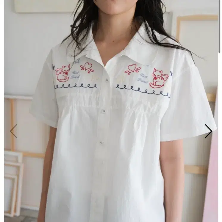 (아일릿 민주 착용,8월까지만 판매합니다!) 샤키리 Shakiri BEST FRIEND EMBROIDERY BLOUSE (WHITE) 블라우스 셔츠