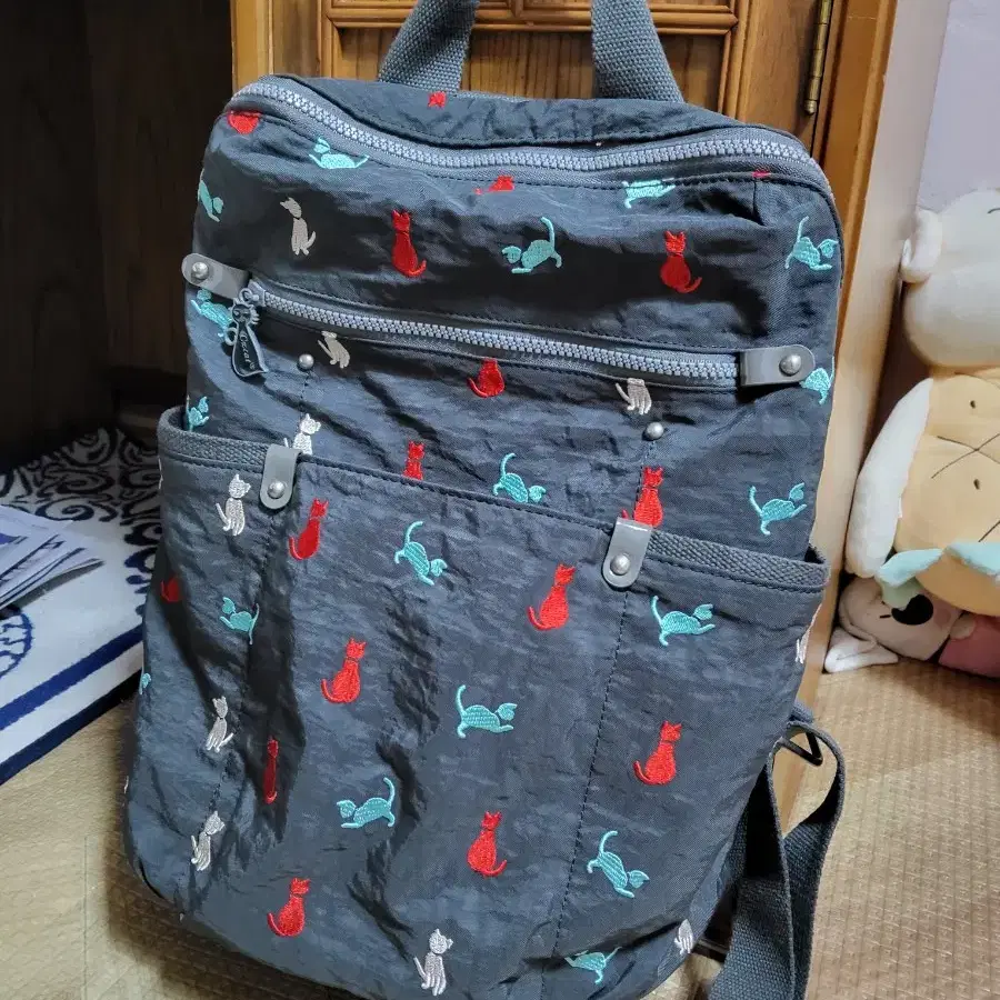 고양이자수 패턴 백팩