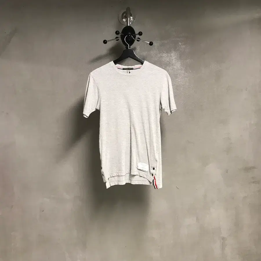 톰브라운 그레이 반팔 티셔츠 1(W)
