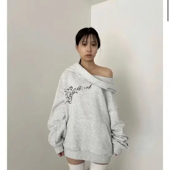 사토미라디오 드레이프 후드티 맨투맨팁씨